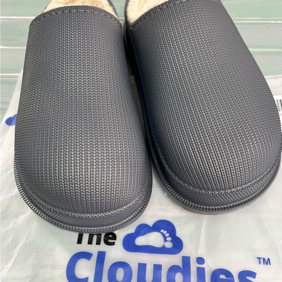 The Cloudies Fur New ⛅️ - Picture 3 of 8